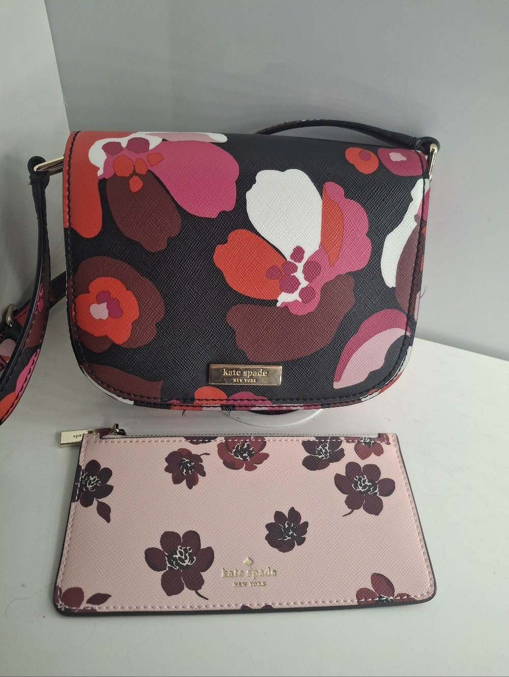 Kate Spade Laurel Floral Crossbody Bag & Wallet Set EUC